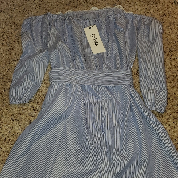 Dress - Picture 3 of 7